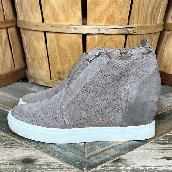 Steve Madden Wavery Tan Perforated Suede Gore-Elastic Zip Wedge Boots Womens 7 - Picture 2 of 12